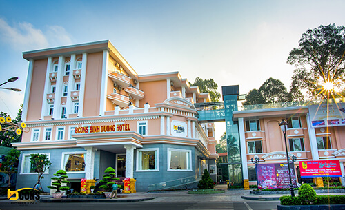 thi-cong-chong-tham-khach-san-bcons-binh-duong