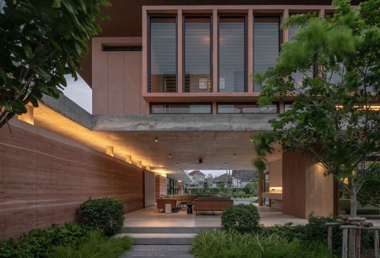 Nhà vườn 1.600 m2 cho ba thế hệ xây quanh cây đa cổ thụ